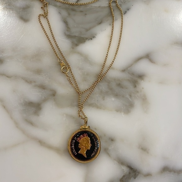 Jewelry - Vintage Queen Elizabeth II Pendant Necklace 1987–Beautiful!! Gold Tone EUC